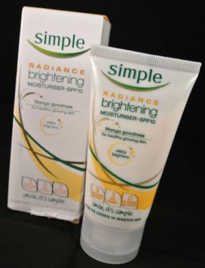 simple radiance brightening moisturiser