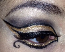 Black and gold eyes using eyeko liquid metal eyeliner - somanylovelythings