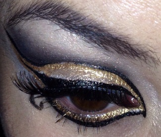 Black and gold eyes using eyeko liquid metal eyeliner - somanylovelythings